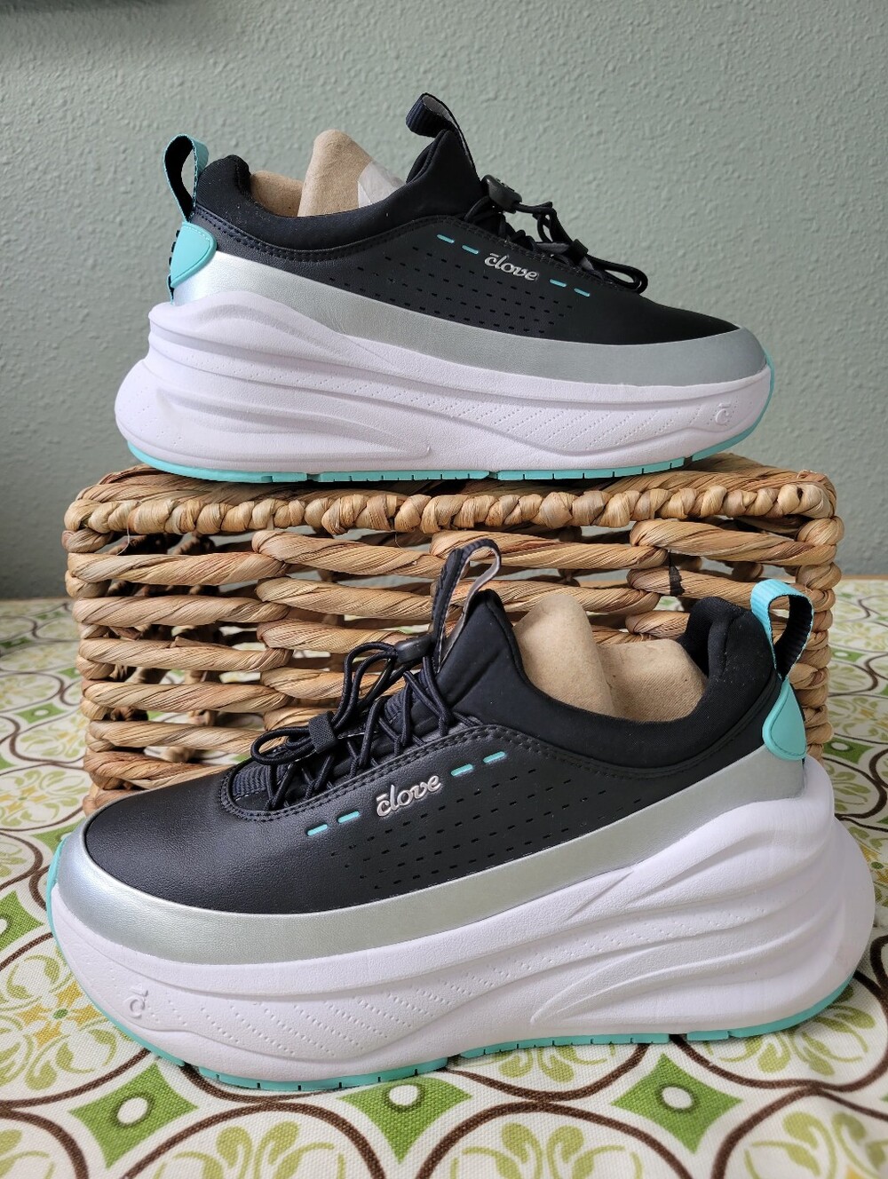 Clove Women's Forte 2 Sneakers Shoes Black / Platinum / Aqua Size 6